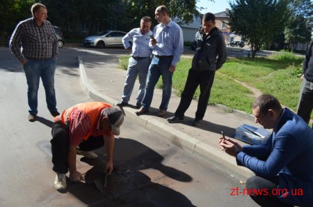 У Житомирі комісія здійснила перший відбір зразків асфальту