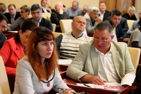 На нараді з головним лікарями обласних закладів «шукали» кошти на заробітну плату