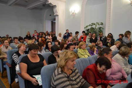 Медпрацівники перекрили вулицю Велику Бердичівську