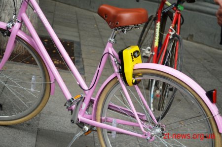 У Житомирі презентували систему велопрокату Ofo