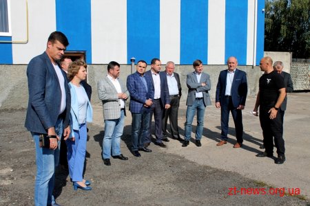 Депутати обласної ради постріляли з бойової зброї та спробували «звільнити заручників»