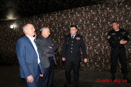 Депутати обласної ради постріляли з бойової зброї та спробували «звільнити заручників»