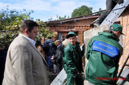 Ігор Гундич привіз у Бердичівський район допомогу для відновлення пошкоджених градом будинків