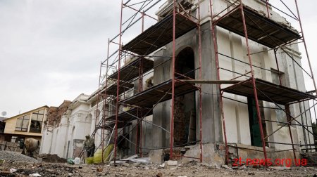 На стадіоні «Полісся» реставрують арку, в якій розміщуватиметься каса