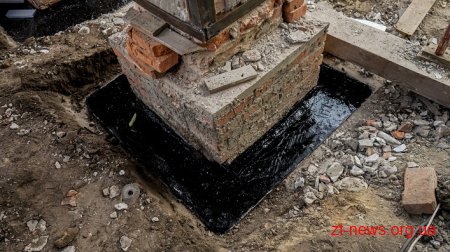 На стадіоні «Полісся» реставрують арку, в якій розміщуватиметься каса