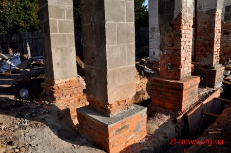 На стадіоні «Полісся» реставрують арку, в якій розміщуватиметься каса