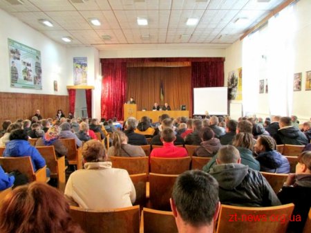 В рамках осіннього призову до військових частин відправляється перша партія юнаків Житомирщини