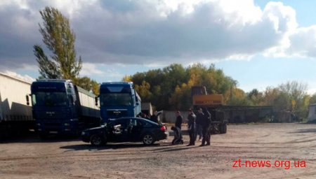 На Житомирщині затримали групу чоловіків, які вимагали гроші у підприємця