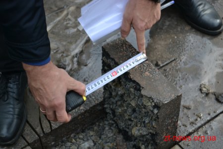 У Житомирі триває відбір зразків асфальтобетонного покриття