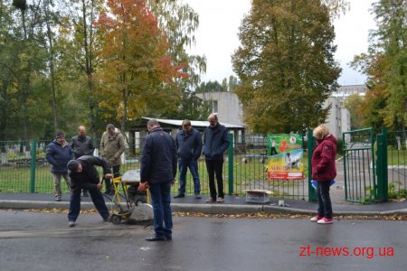 У Житомирі триває відбір зразків асфальтобетонного покриття