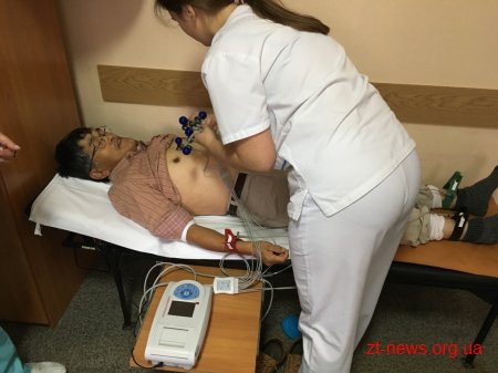 Японські благодійники вручили рятувальникам центрифугу для лабораторних досліджень крові