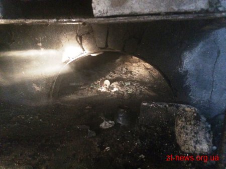 У Новоград-Волинському під час пожежі в будинку сусіди врятували 2-річного хлопчика