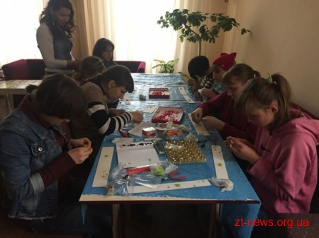 За грантові кошти від ОДА діти з особливими потребами вчилися робити прикраси