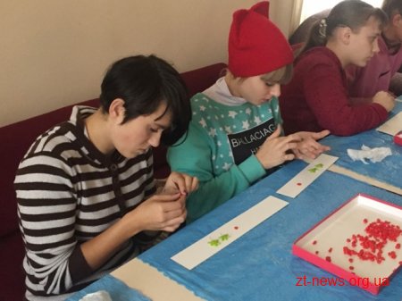 За грантові кошти від ОДА діти з особливими потребами вчилися робити прикраси