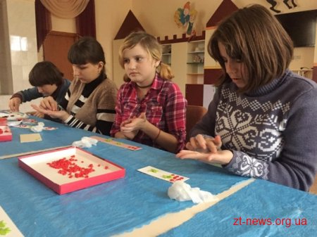 За грантові кошти від ОДА діти з особливими потребами вчилися робити прикраси