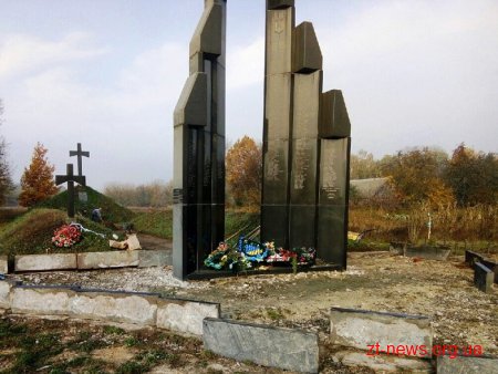У Народицькому районі триває реставрація меморіалу Героям Базару