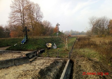У Народицькому районі триває реставрація меморіалу Героям Базару