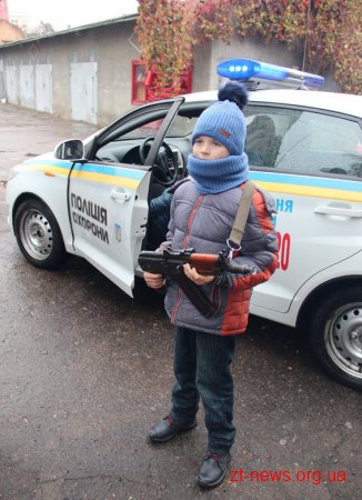 Поліцейські охорони нагородили переможців творчого конкурсу