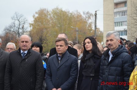 У Житомирі відкрили перший в Україні пам’ятник Олегу Ольжичу
