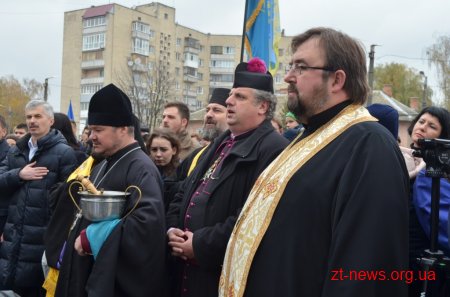 У Житомирі відкрили перший в Україні пам’ятник Олегу Ольжичу