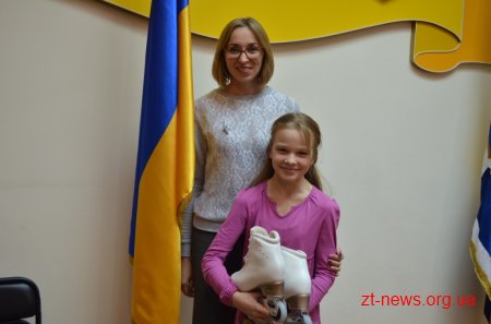 Федерація фігурного катання отримала спортивний інвентар
