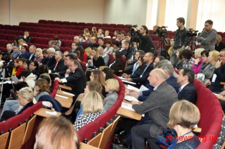 На Житомирщині до 2025 року усіх дітей з інтернатів збираються влаштувати в сімейні форми виховання