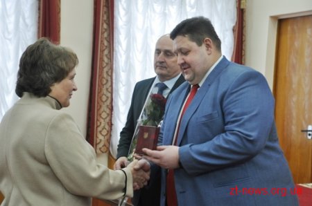 13 жителів області отримали ордени, почесні звання та відзнаки на сесії обласної ради