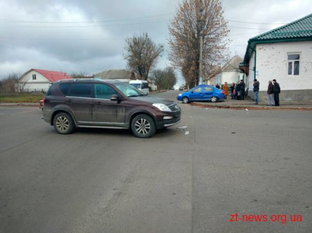 У Малині на перехресті не роз'їхались дві автівки
