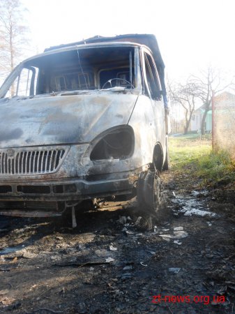У Коростені згоріло два автомобілі