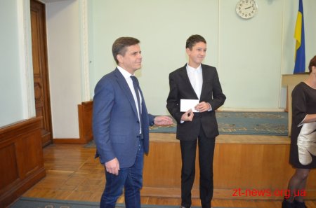 Обдаровані діти Житомира отримали стипендії міського голови