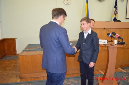 Обдаровані діти Житомира отримали стипендії міського голови