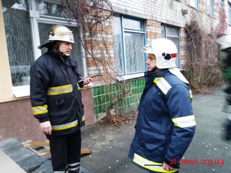 В Житомирі рятувальники збирали розілляту у навчальному закладі ртуть