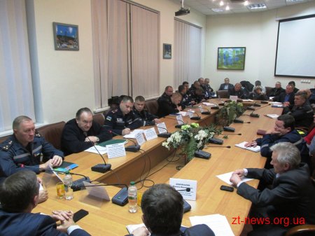 В Житомирі рятувальники збирали розілляту у навчальному закладі ртуть