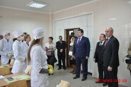 У Житомирі на базі інституту медсестринства створили новий навчальний заклад