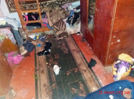 У Бердичеві мати зачинила трьох дітей в хаті на 2 дні