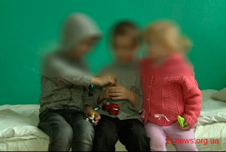 У Бердичеві мати зачинила трьох дітей в хаті на 2 дні