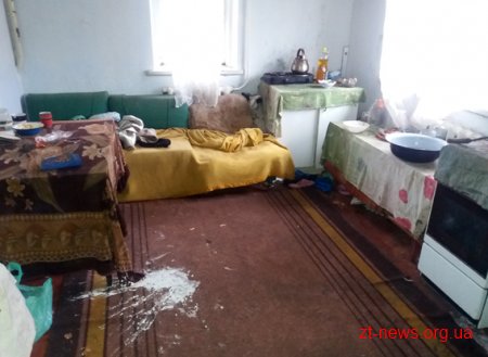 У Бердичеві мати зачинила трьох дітей в хаті на 2 дні