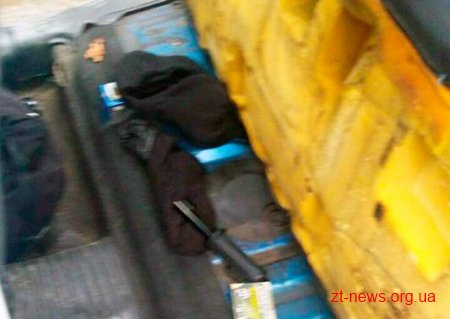 На в’їзді у Житомир затримали 3 чоловіків, які напали на приватного підприємця у Любарі