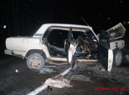 На Житомирщині внаслідок лобового зіткнення двох автомобілів загинув водій