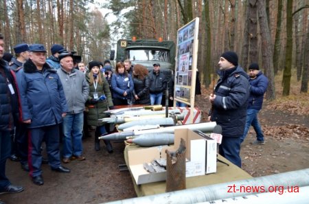 В одному із сіл області провели навчання на випадок вибуху складів зі зброєю