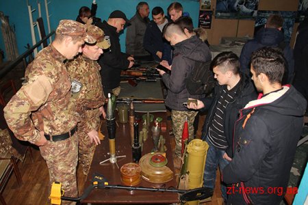 У Житомирі для молоді допризовного віку організували змагання зі стрільби