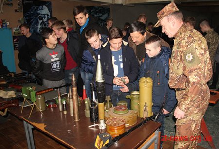 У Житомирі для молоді допризовного віку організували змагання зі стрільби