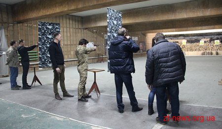 У Житомирі для молоді допризовного віку організували змагання зі стрільби