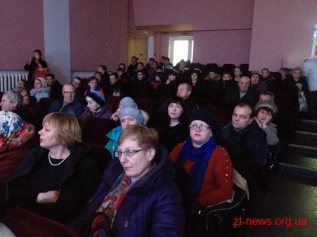 У переддень Міжнародного дня людей з інвалідністю "особливі" жителі Житомира презентували свої творчі доробки