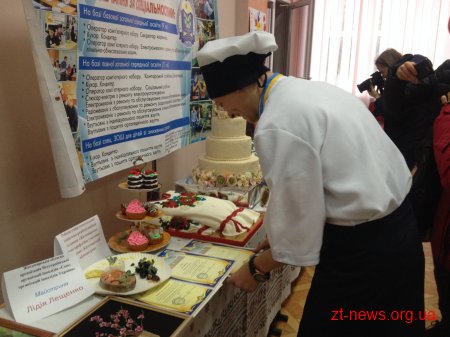 У переддень Міжнародного дня людей з інвалідністю "особливі" жителі Житомира презентували свої творчі доробки