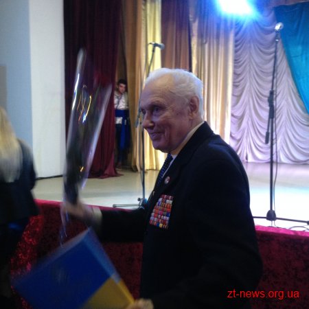 У переддень Міжнародного дня людей з інвалідністю "особливі" жителі Житомира презентували свої творчі доробки