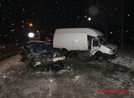 У Коростені не розминулись два автомобілі