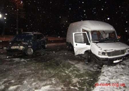 У Коростені не розминулись два автомобілі