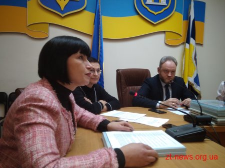 Художниця Алла Юзепольська подарувала свої роботи Центральній дитячій міській лікарні