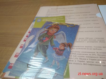 Художниця Алла Юзепольська подарувала свої роботи Центральній дитячій міській лікарні